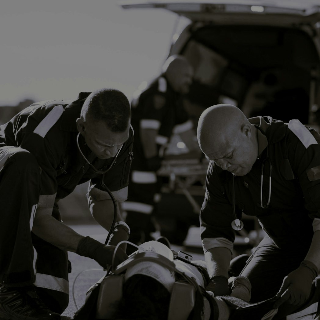 Paramedic emergency and ambulance on road from ca 2025 04 06 09 14 15 utc